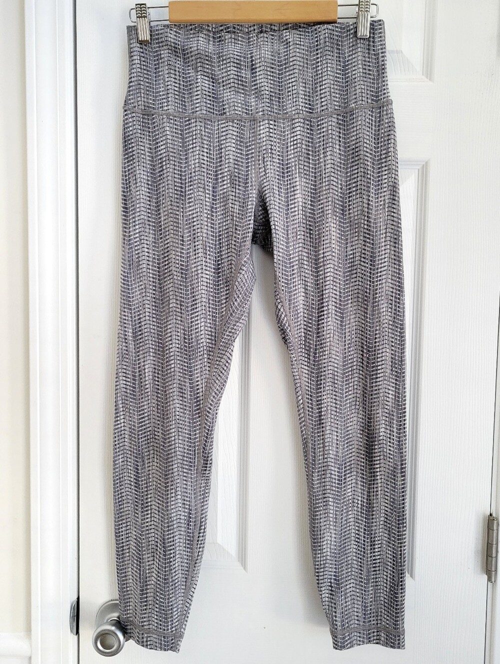 Lululemon Wunder Under Printed High‎ Waist Chevron 7/8 Tights Leggings Size 10